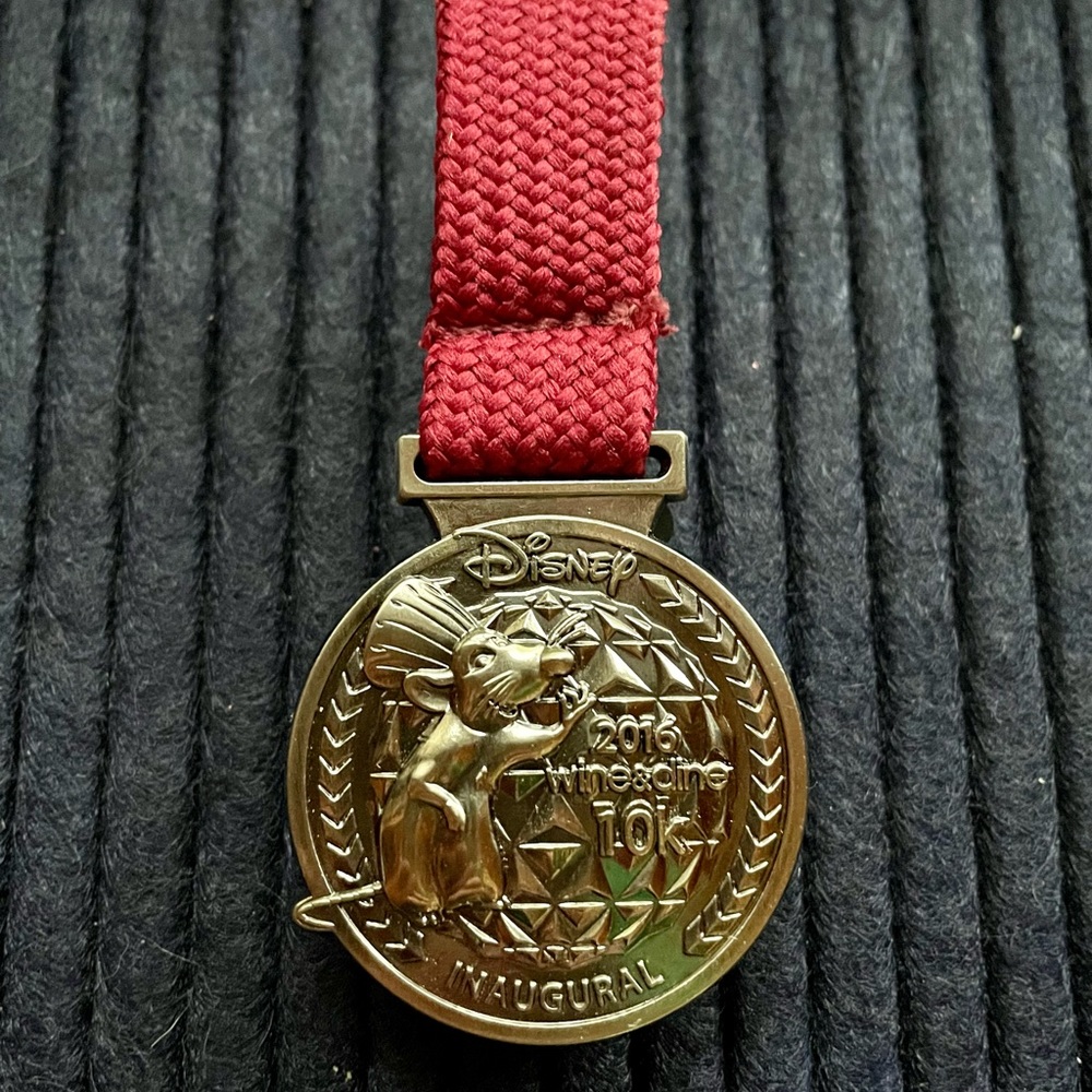 2016 runDisney Inaugural Wine & Dine 10k medal replica pin
